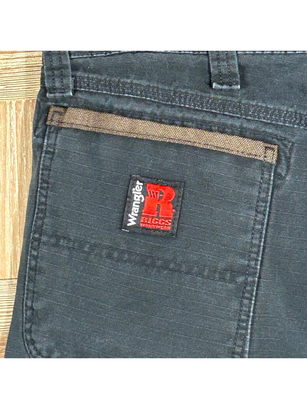 Wrangler Riggs Mens Dark Wash Relaxed Fit Jeans 36x33 Utility Workwear Carpenter - Picture 6 of 10